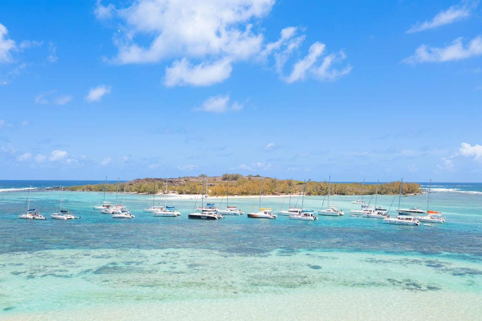 Catamaran Cruise – Ilot Gabriel & Ile Plate photo 4