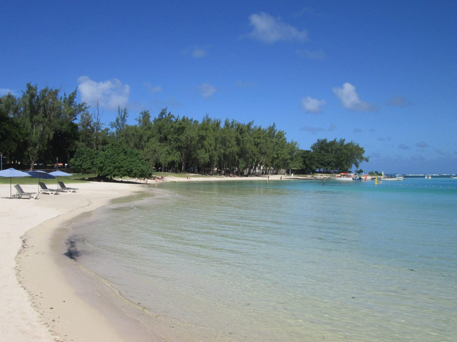 Catamaran Cruise – South-East 3 Islands photo 3