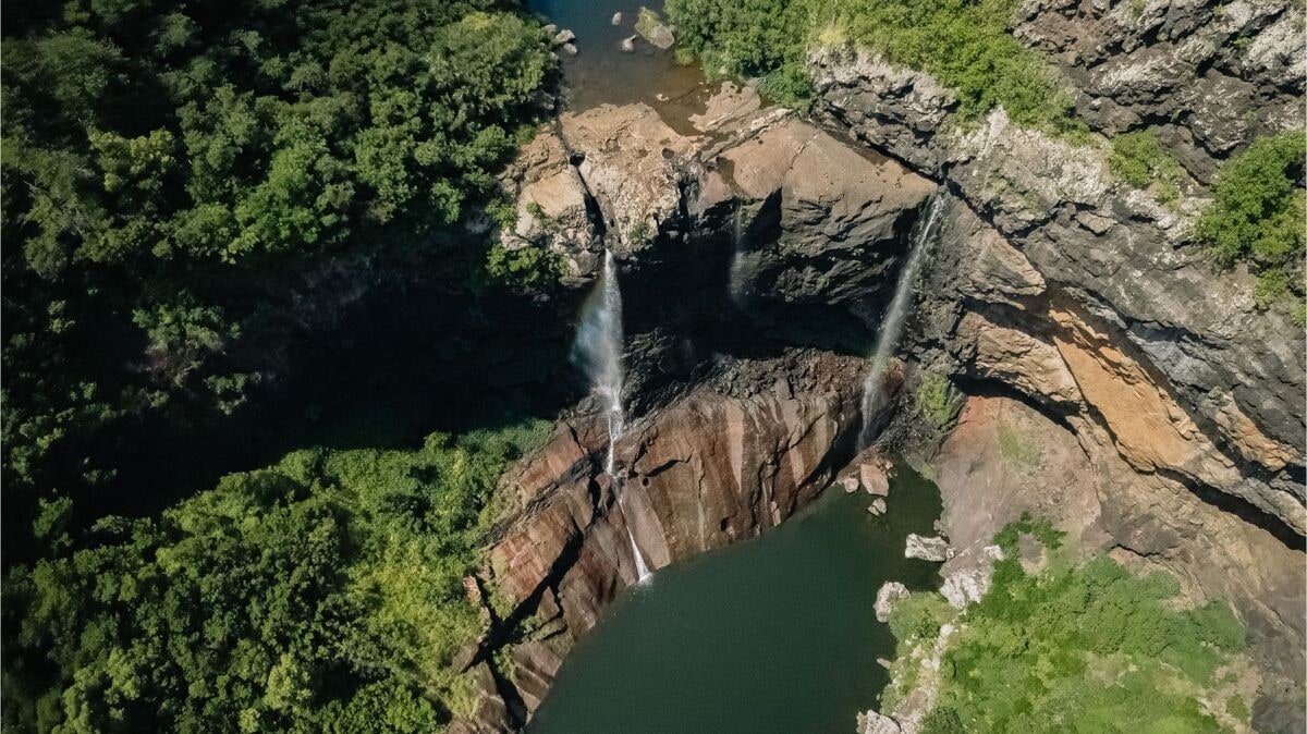 7 Cascades & Tamarind Falls Hiking photo 1